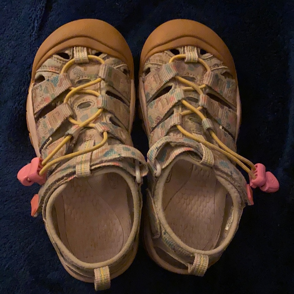 Keen Newport H2 Sandal Big Kids Size 1 Fun strapping Print Design Sporty